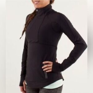 Lululemon Reflect Pullover Top with Kangaroo pockets size 4. PtP 16-18”